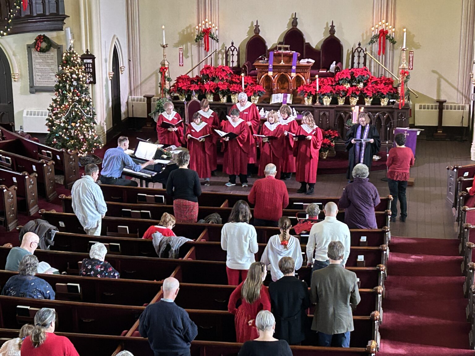 Bringing the Light to Christmas Eve – First Congregational Church in ...